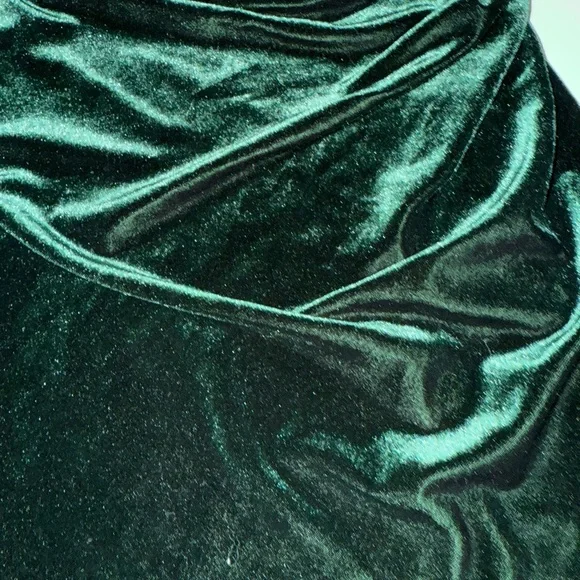 Lovely Day Green Bodycon Midi Dress Spaghetti Strap V-Neck - Picture 2 of 5